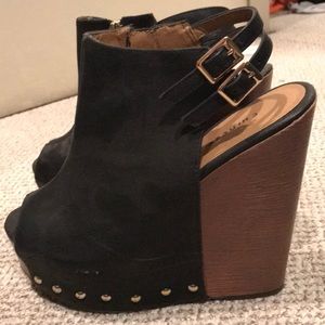 Wedge heels